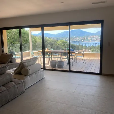 Holiday home Maison Chaleureuse Acces Prive A La